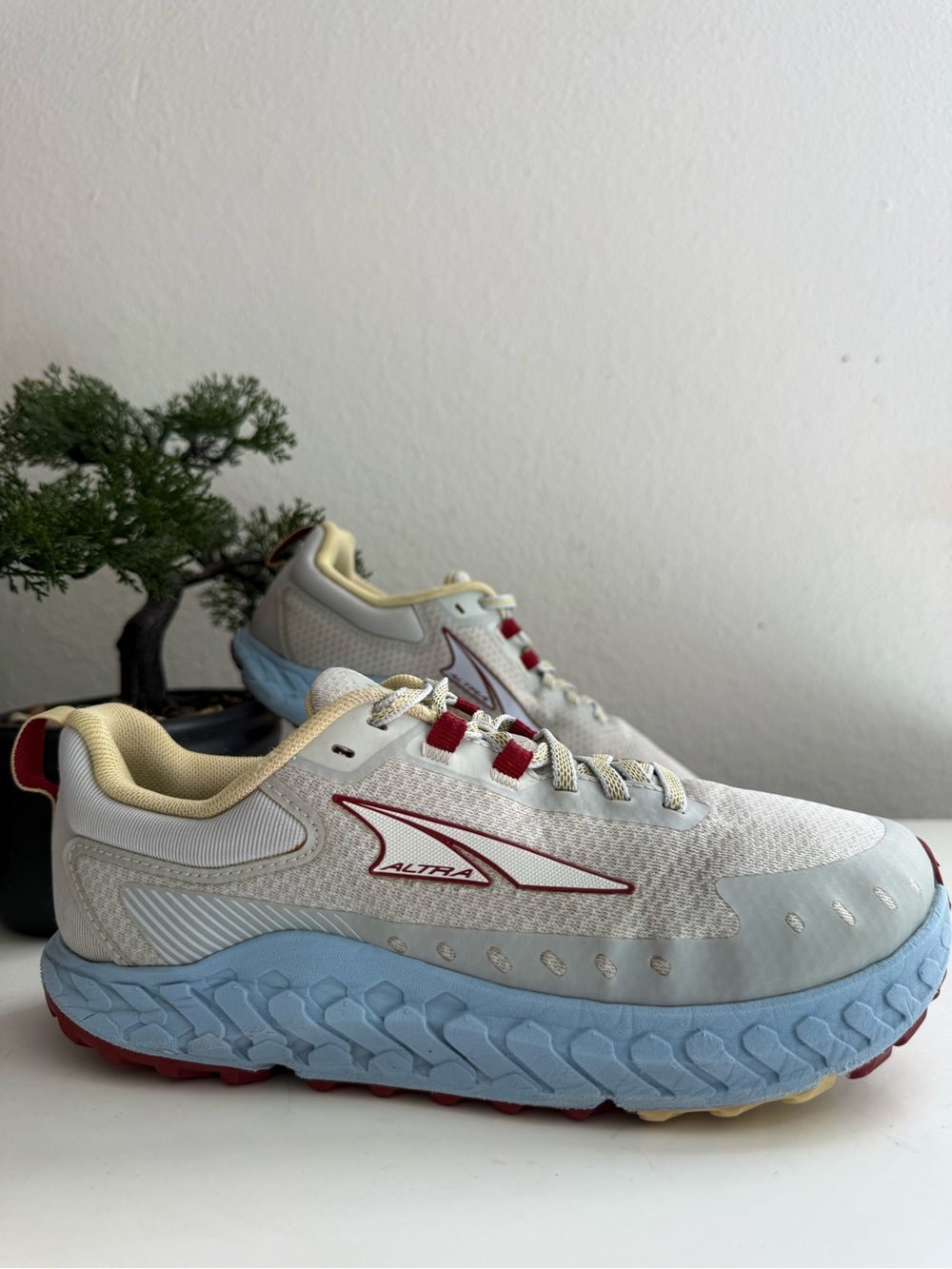 Altra Outroad 2 Women size 7.5 Light Gray, Blue and Red Trail Running Shoes